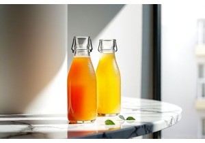 Glass Juice Bottles with Ergonomic Shape for Consumer Comfort