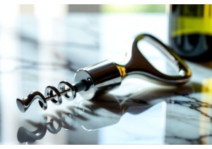 Elegant Wine Bottle Opener with Stainless Steel Design