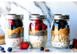 Glass Overnight Oats Jars with Layering Compartments and Lids