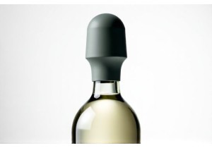 Compact Wine Bottle Stopper That Fits All Standard Bottles