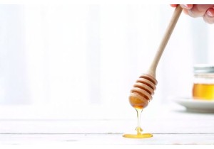 Best Glass Bottles with Lids for Honey Storage and Custom Labeling