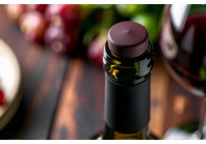 Silicone Tipped Wine Bottle Stopper for Quiet Insertion and Reliable Seal