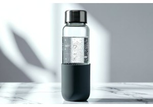 Stylish Reusable Glass Water Bottles That Keep Drinks Cold and Fresh