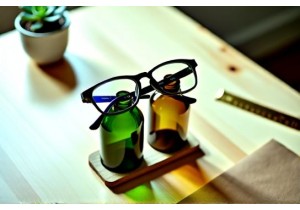 How to Use Wine Bottles to Build a Functional Eyeglass Holder