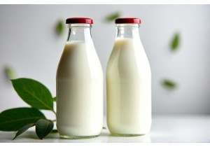 Durable Glass Milk Bottles Reusable and Eco Friendly Storage Solution