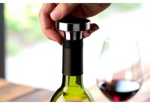 Quick Release Wine Bottle Stopper With One Handed Operation