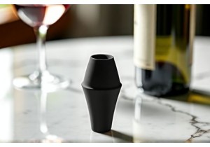 Tapered Wine Bottle Stopper Ensuring Universal Bottle Fit