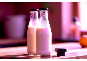 Glass Milk Bottles with Vintage Style and Modern Seal Lids