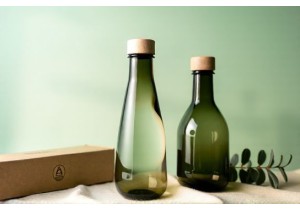 Small Batch Hand Blown Glass Water Bottles for Boutique Brands