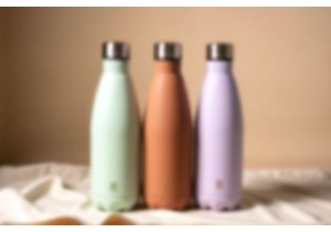Trendy Colored Glass Water Bottles with Matte Finish and Logo Printing