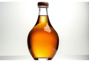 Hand Blown Glass Juice Bottles for Luxury Beverage Collec...